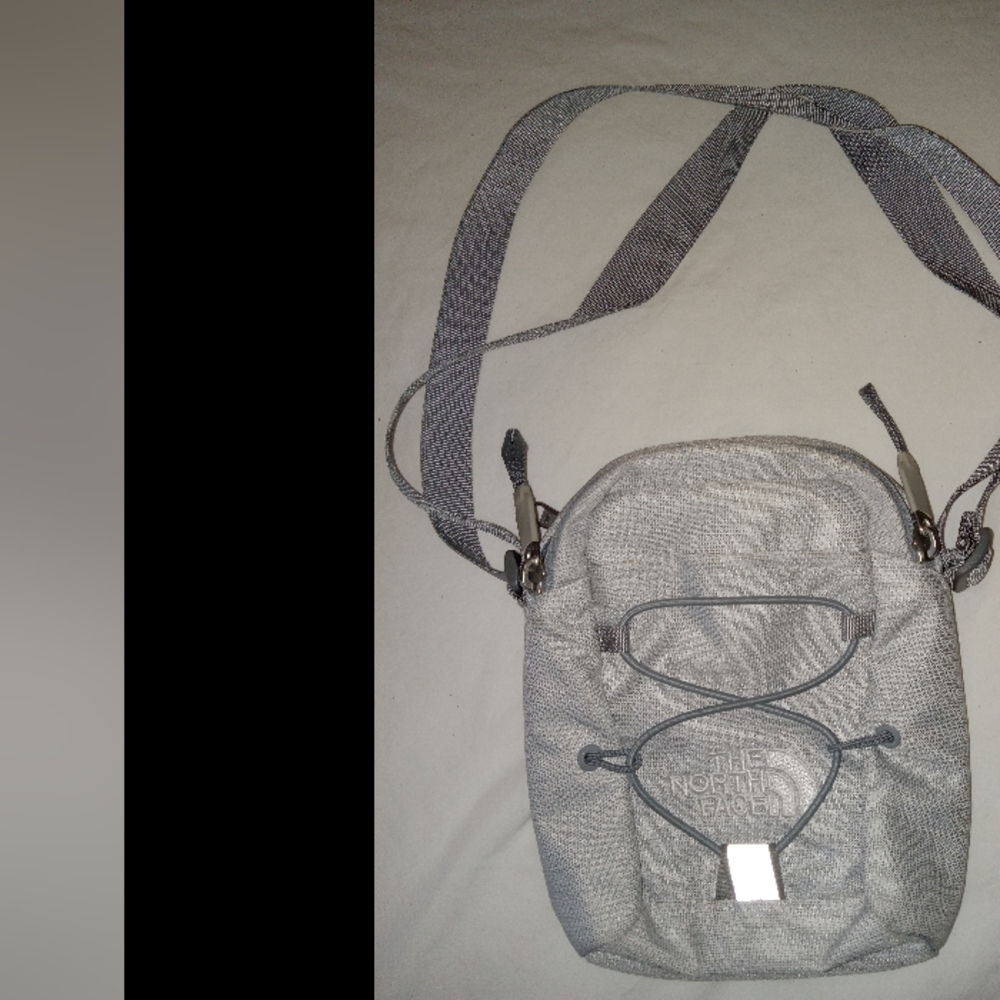 Small gray north face shoulder bag